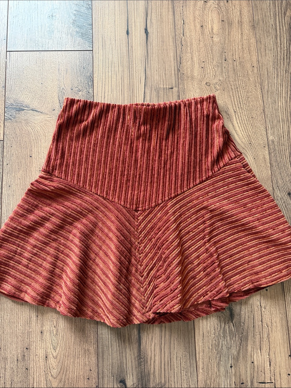 Free People Rust Ribbed Chevron Mini Skirt Flounce Hem Size Small Like New